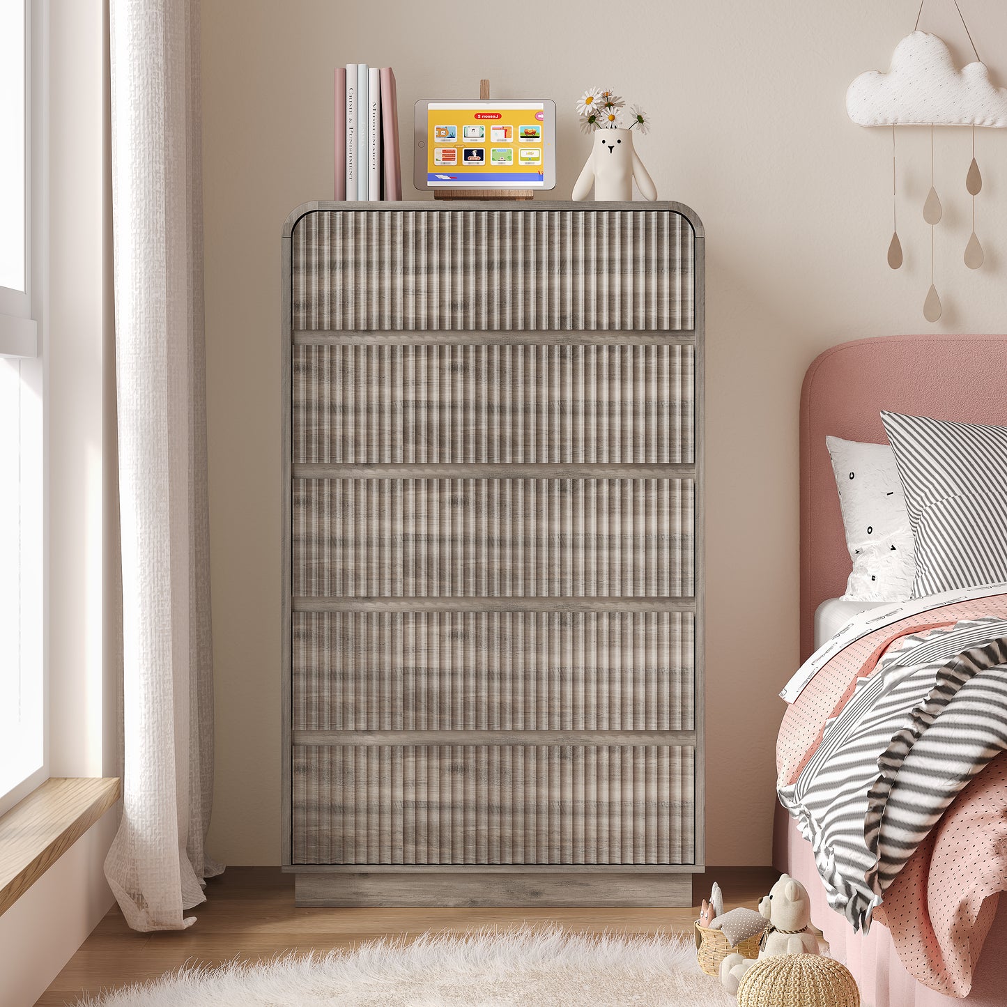 BORNOON Tall Dresser for Bedroom with 5 Drawers, Fluted Chest of Drawers with Round Curved Corner, Hidden Handles, Modern Wood Storage Organizer for Bedroom, Nursery, Living Room